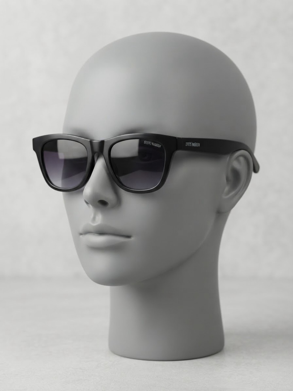 Steve Madden Black Wayfarer-Style Sunglasses with Purple Gradient Lenses